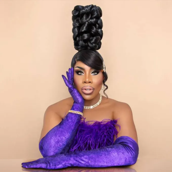 Monet X Change